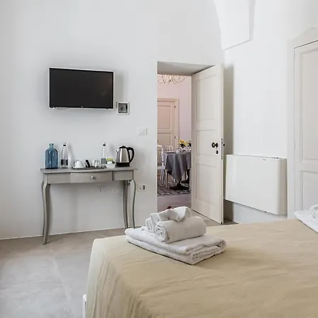 Le Suites Del Borgo Bed & Breakfast Felline