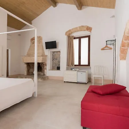 Le Suites Del Borgo Bed & Breakfast Felline